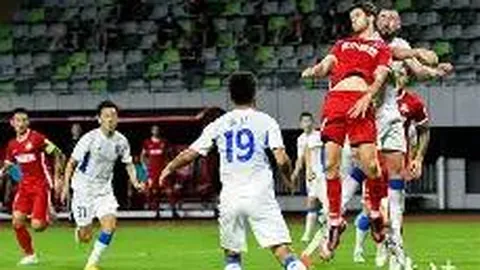泰山队3-1逆袭武汉三镇晋级足协杯四强，刘洋进球逆转全华班三镇，刘彬彬抽射锁定胜局